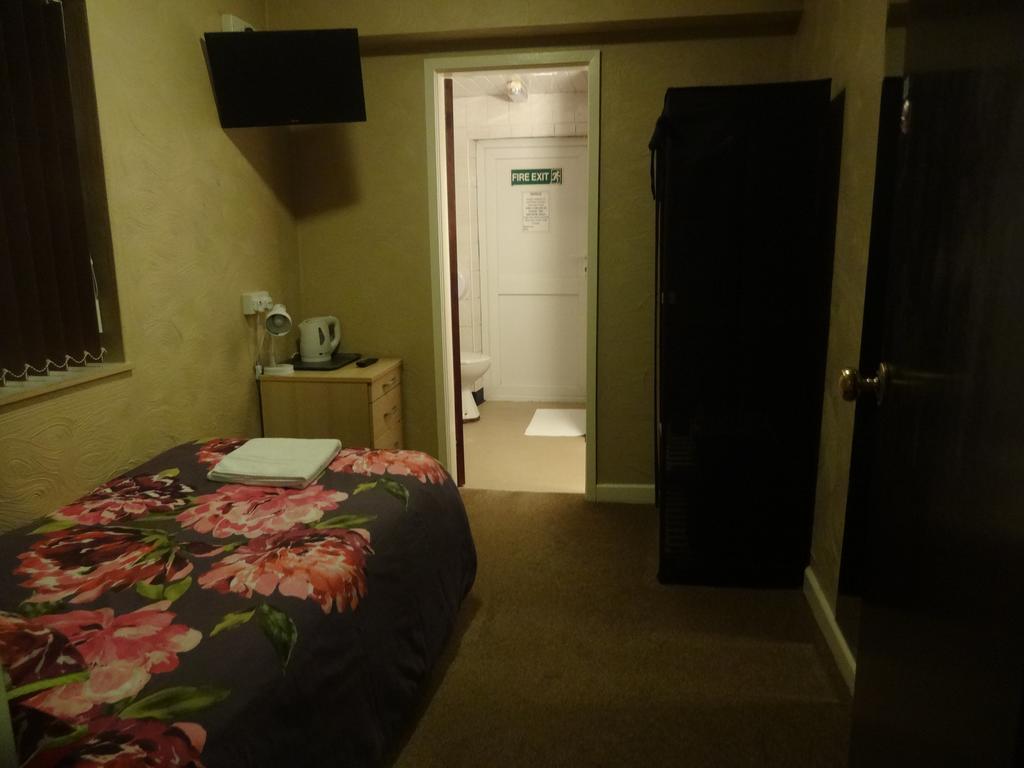 The Manor Hotel Nuneaton Kamer foto